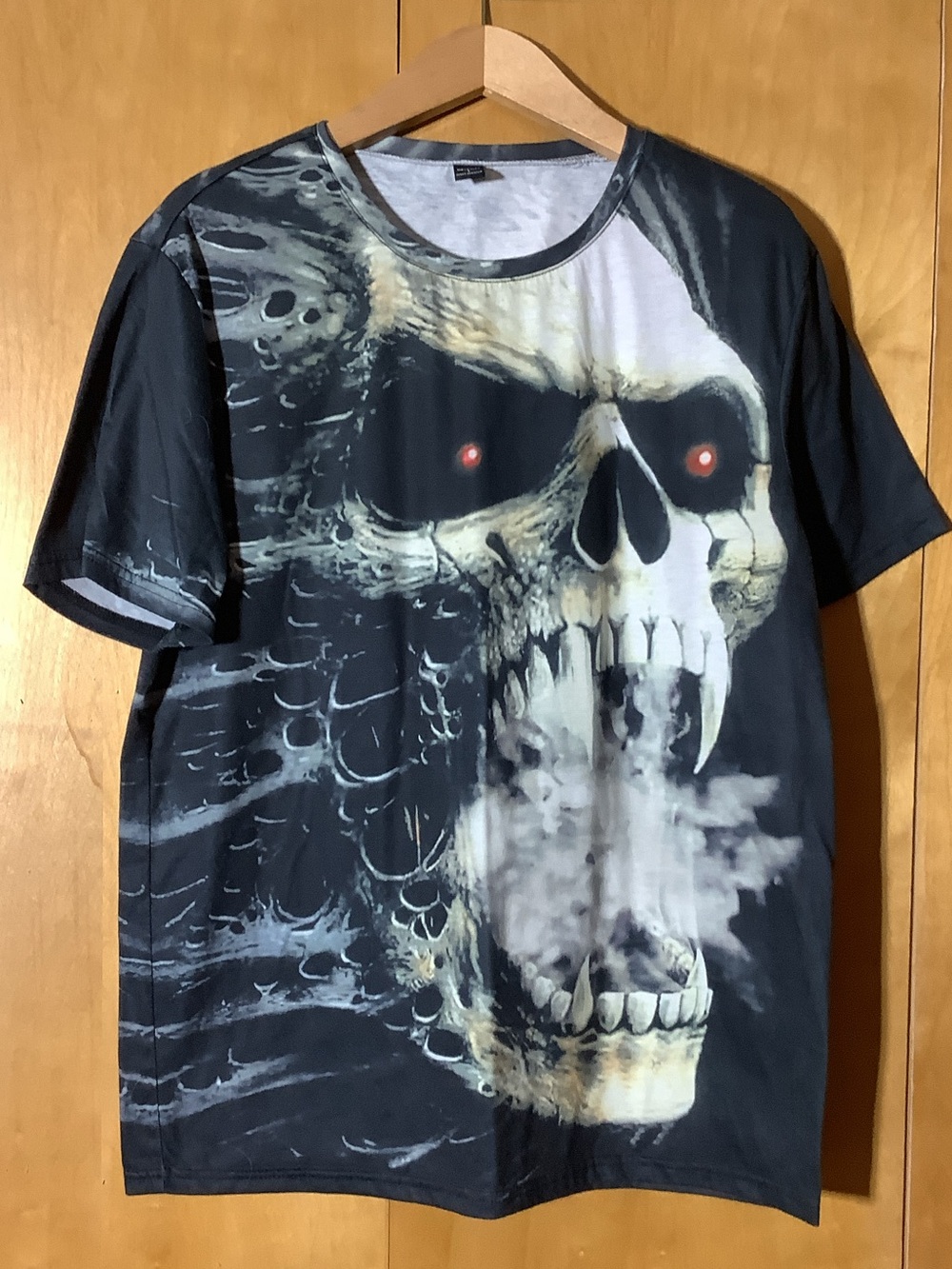 Manfinity Smoking Skull tee, size large
